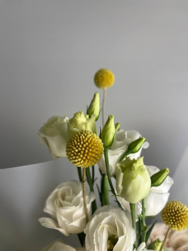 Букет с розами Нежные объятия Арт 15072Дв